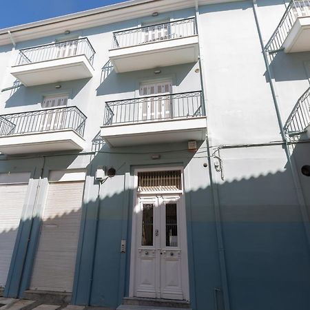 Magnolia - Apartment In Kalamáta Buitenkant foto