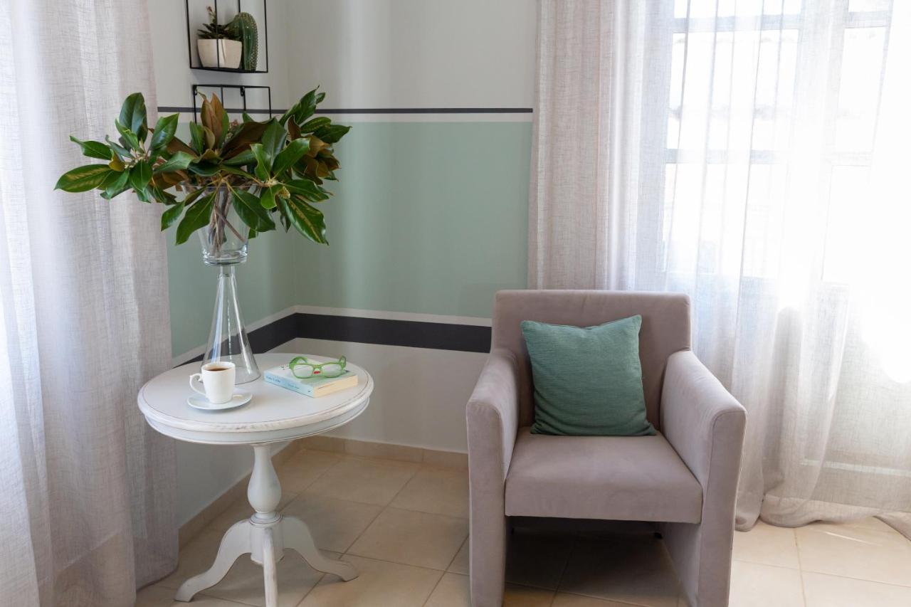 Magnolia - Apartment In Kalamáta Buitenkant foto